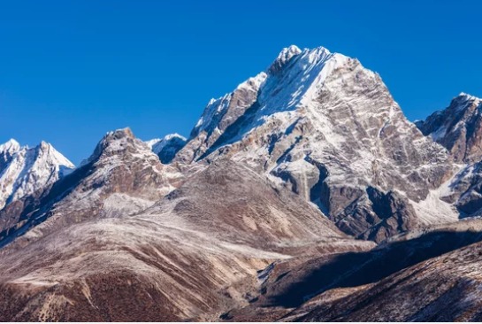 Lobuche Peak Climbing In August