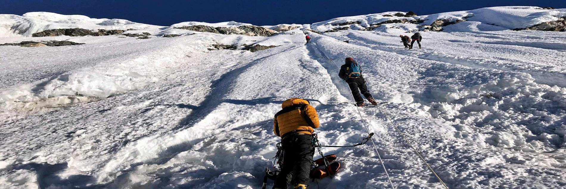 SHERPANI COL TREKKING