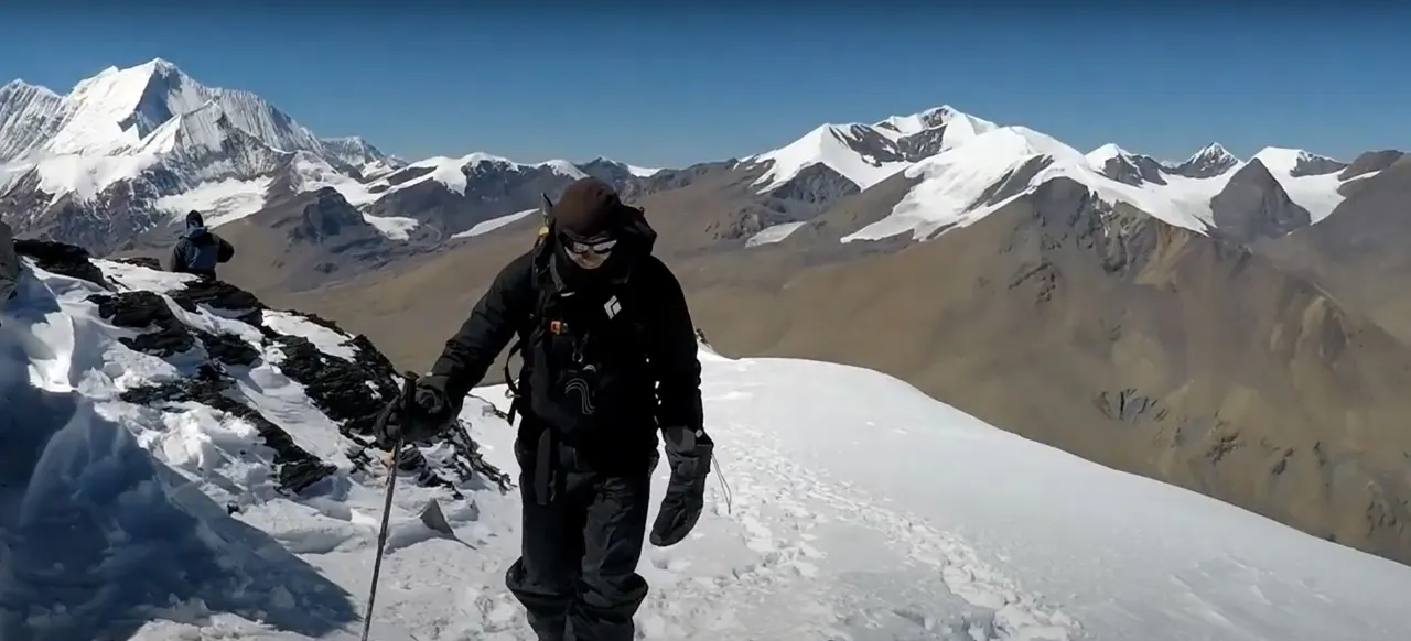 DHAMPUS PEAK CLIMBING