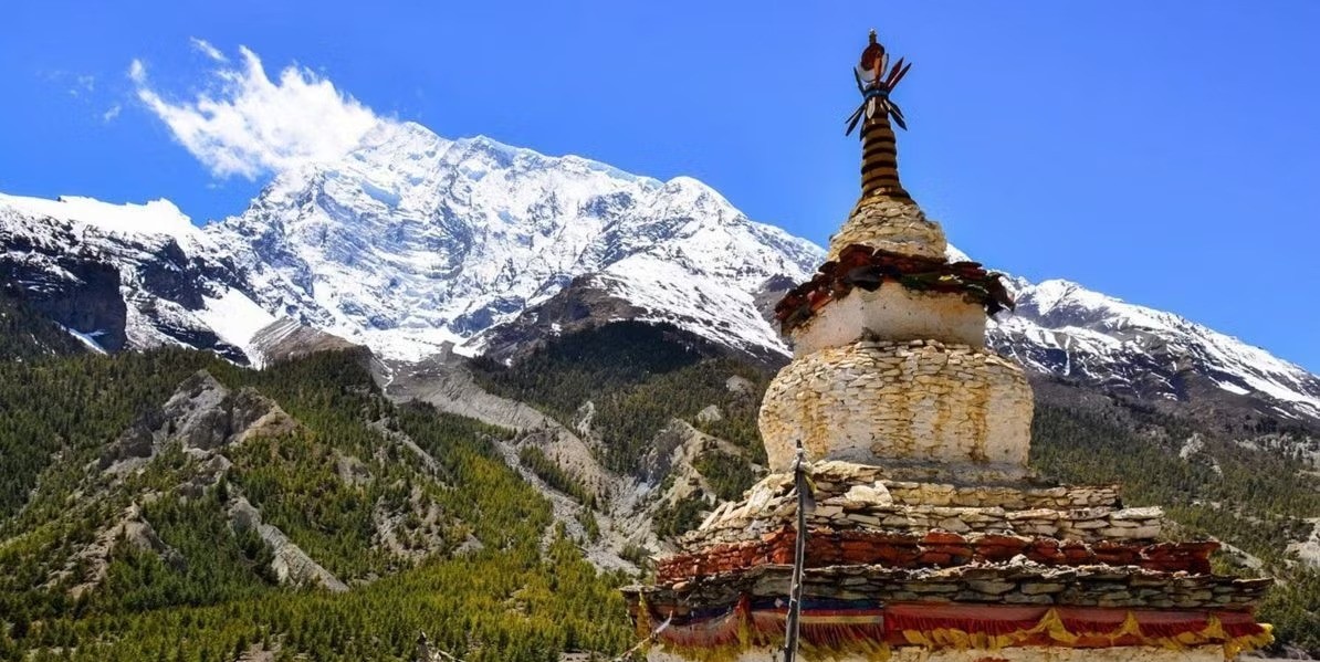 ANNAPURNA CIRCUIT TREK 8 DAYS FROM POKHARA