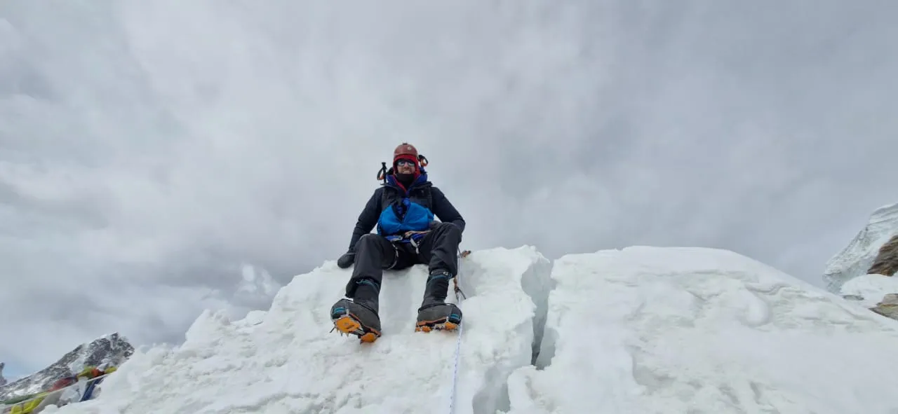 LOBUCHE PEAK CLIMBING 8 DAYS