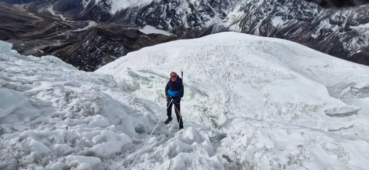 LOBUCHE PEAK CLIMBING 9 DAYS