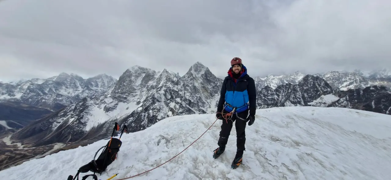 LOBUCHE PEAK CLIMBING 10 DAYS