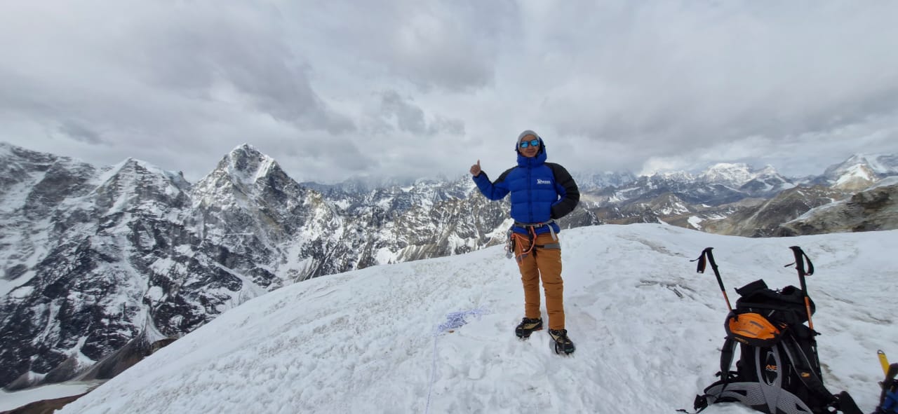 LOBUCHE PEAK CLIMBING 7 DAYS
